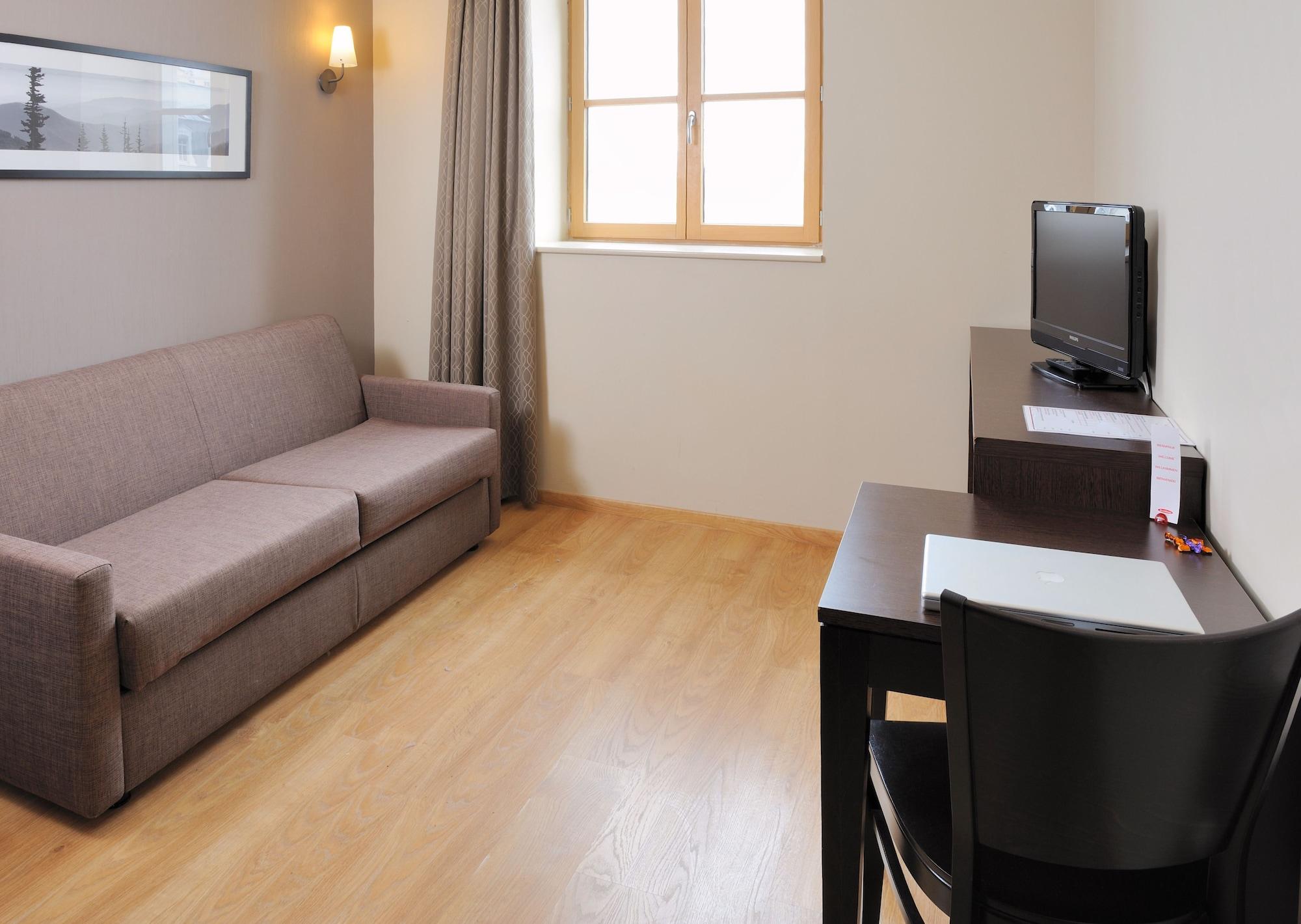 Residhome Grenoble Caserne De Bonne Buitenkant foto